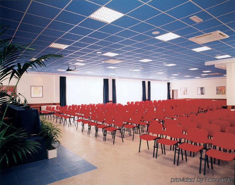 Euro Hotel Кашина Съоръжения снимка