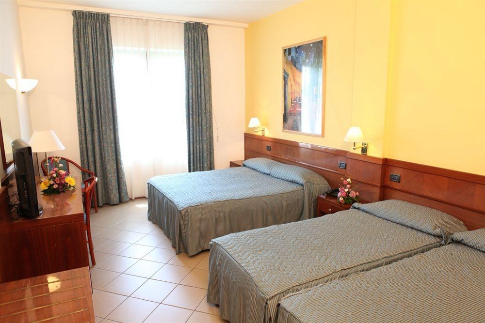 Euro Hotel Кашина Екстериор снимка